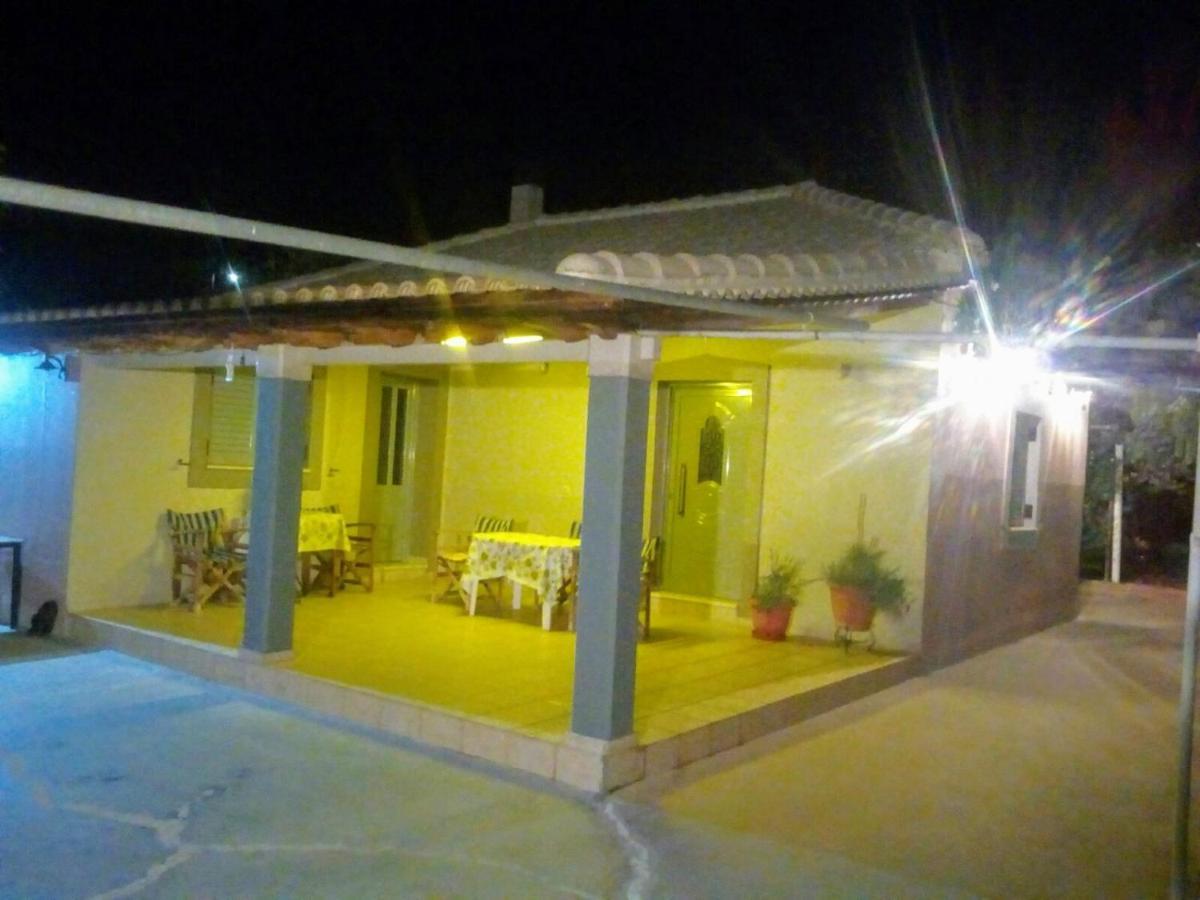 Ozena Countryside Apartment Vromonérion Dış mekan fotoğraf